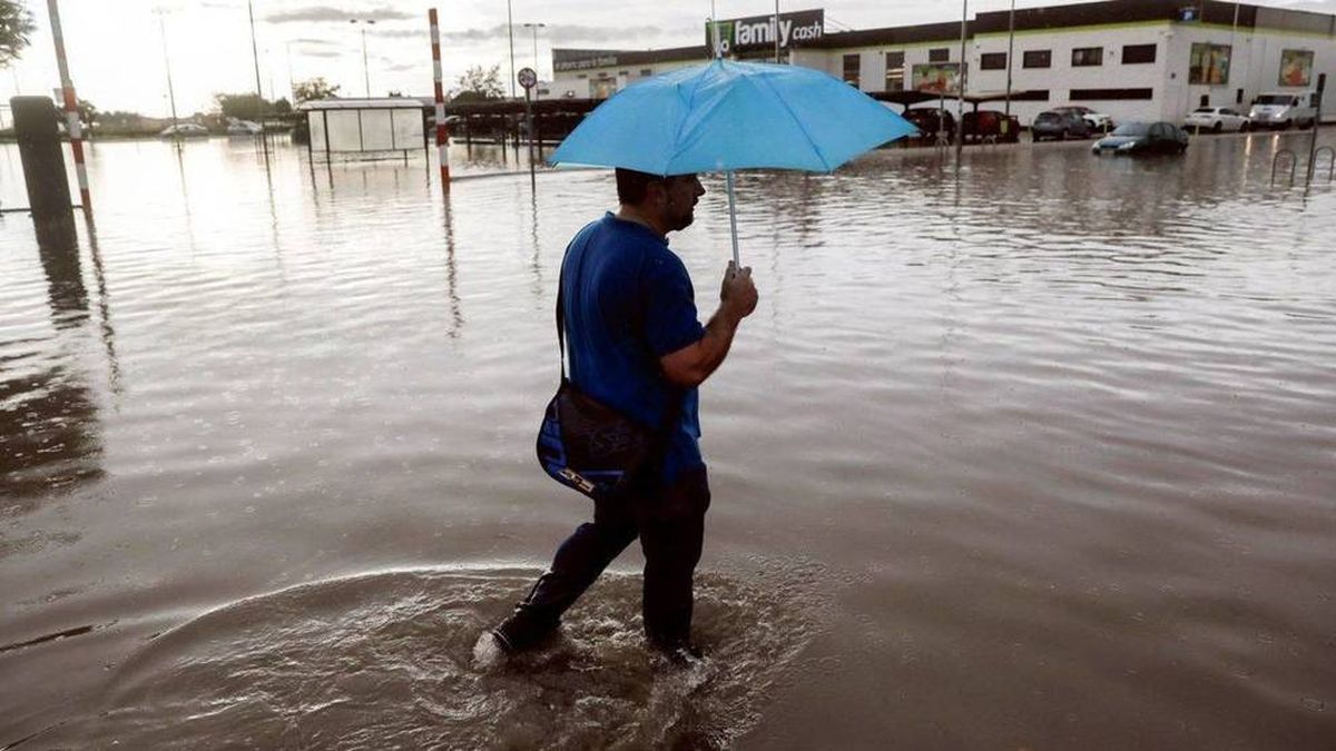Un muerto por las inundaciones tras las fuertes lluvias en el Mediterráneo