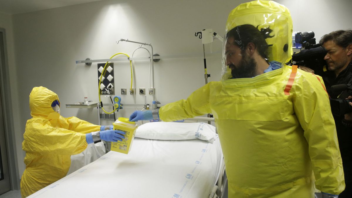 Activan la alerta por ébola en Palma por un bote con la etiqueta 'Filoviriade ébola virus'