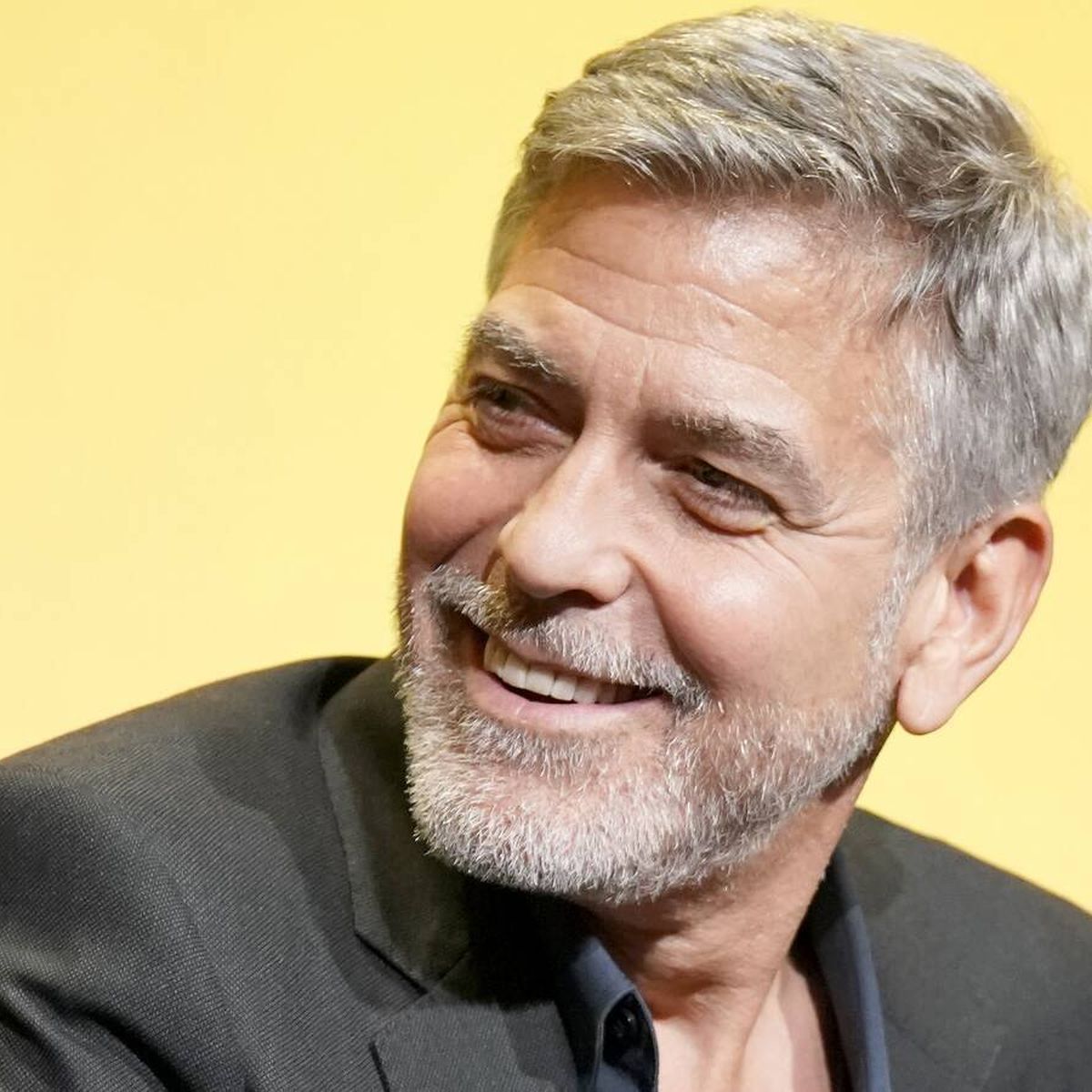 Del corte de pelo de George Clooney a otros famosos que no necesitan  peluquero