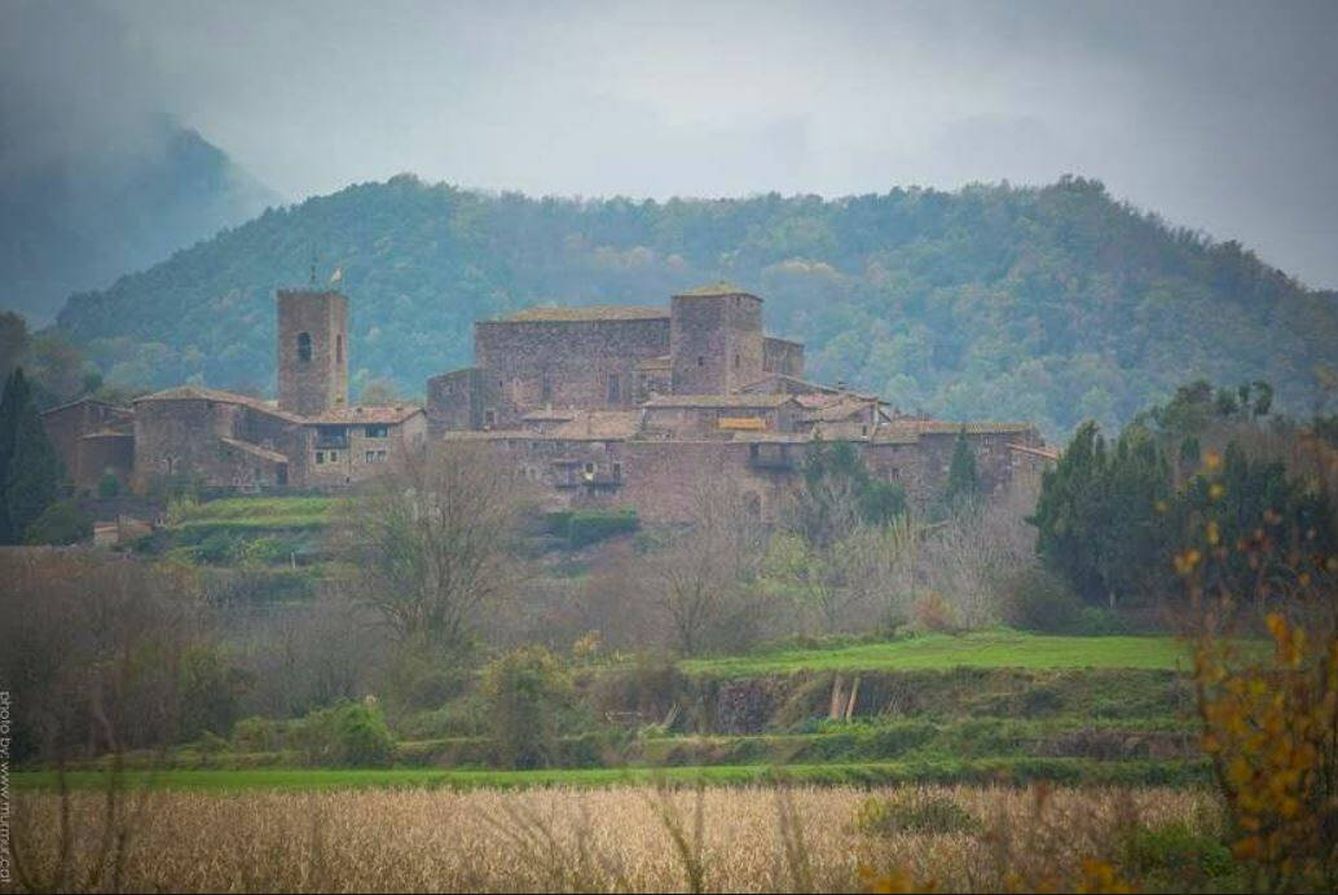 Castillo de Santa Pau. (Fotocasa)