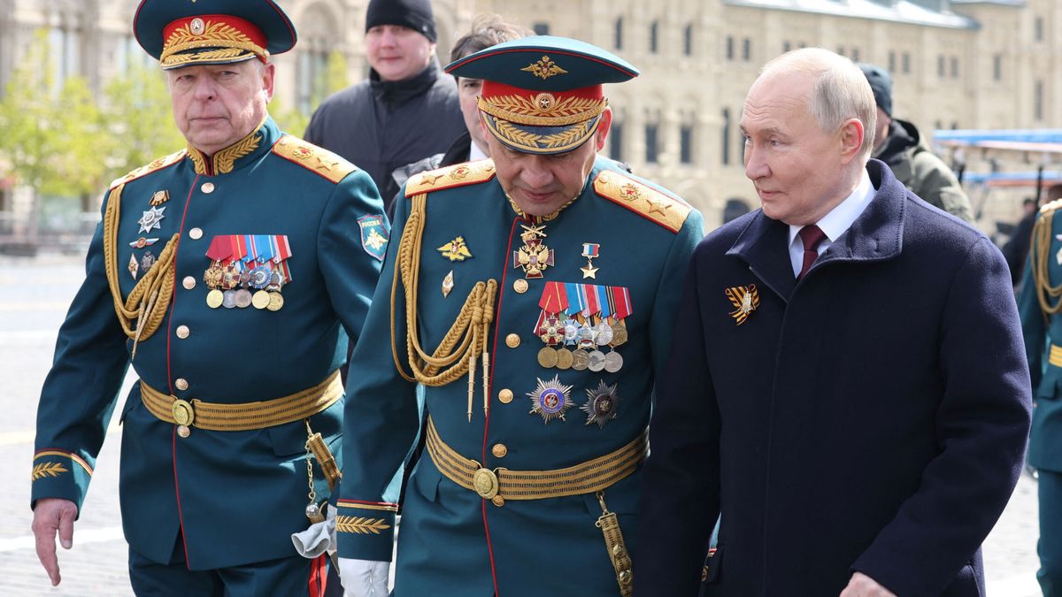 El 'juego de las sillas' entre los aliados de Putin: las claves de la destitución de Shoigú
