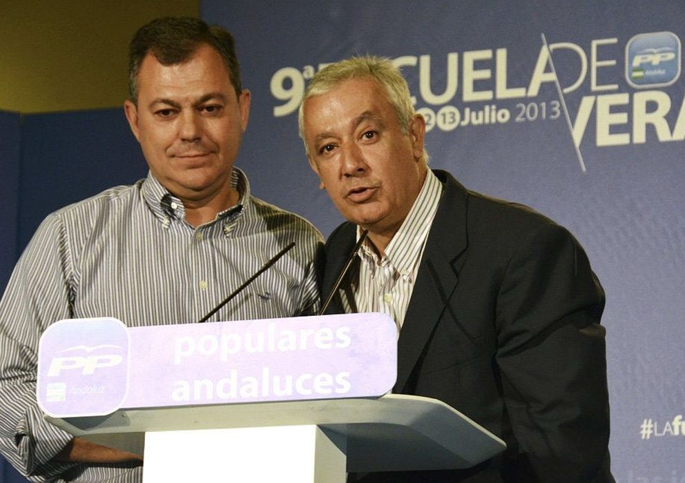 Foto: Javier Arenas junto a José Luis Sanz. (EFE)