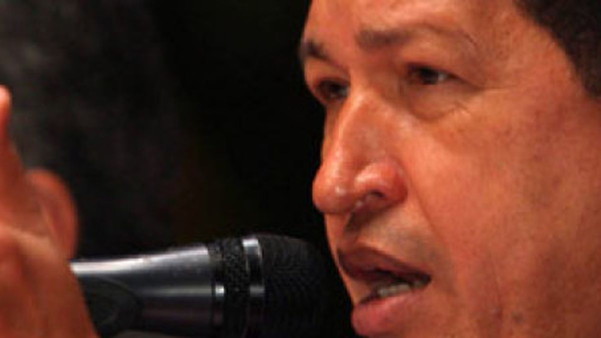 Chávez anuncia que Venezuela se retira del Banco Mundial y del FMI
