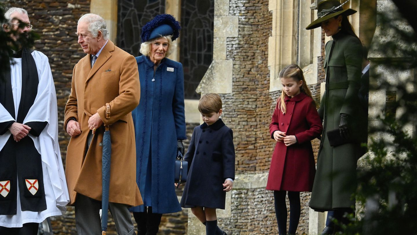 Carlos III, Camila, Louis, Charlotte y Kate Middleton. (Reuters/Toby Melville)