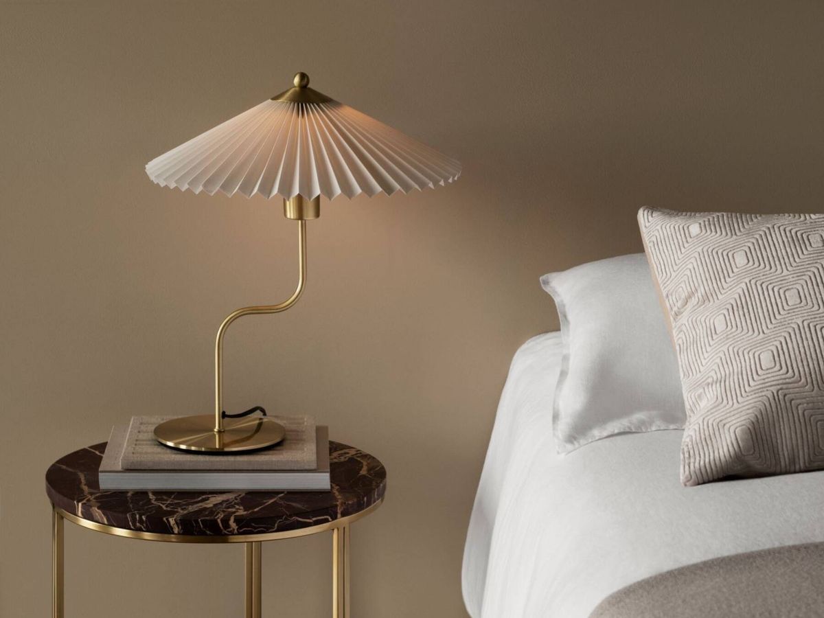 Foto: Lámparas con estilo para decorar un dormitorio de lujo. (Cortesía/H&M Home)