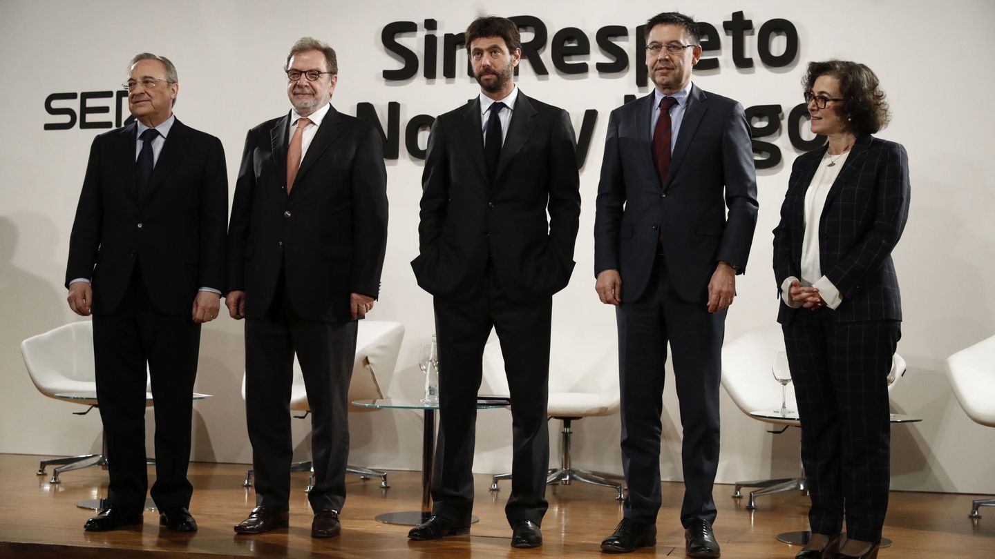 Florentino Pérez posa junto a Andrea Agnelli y Josep Maria Bartomeu en un acto. (EFE)
