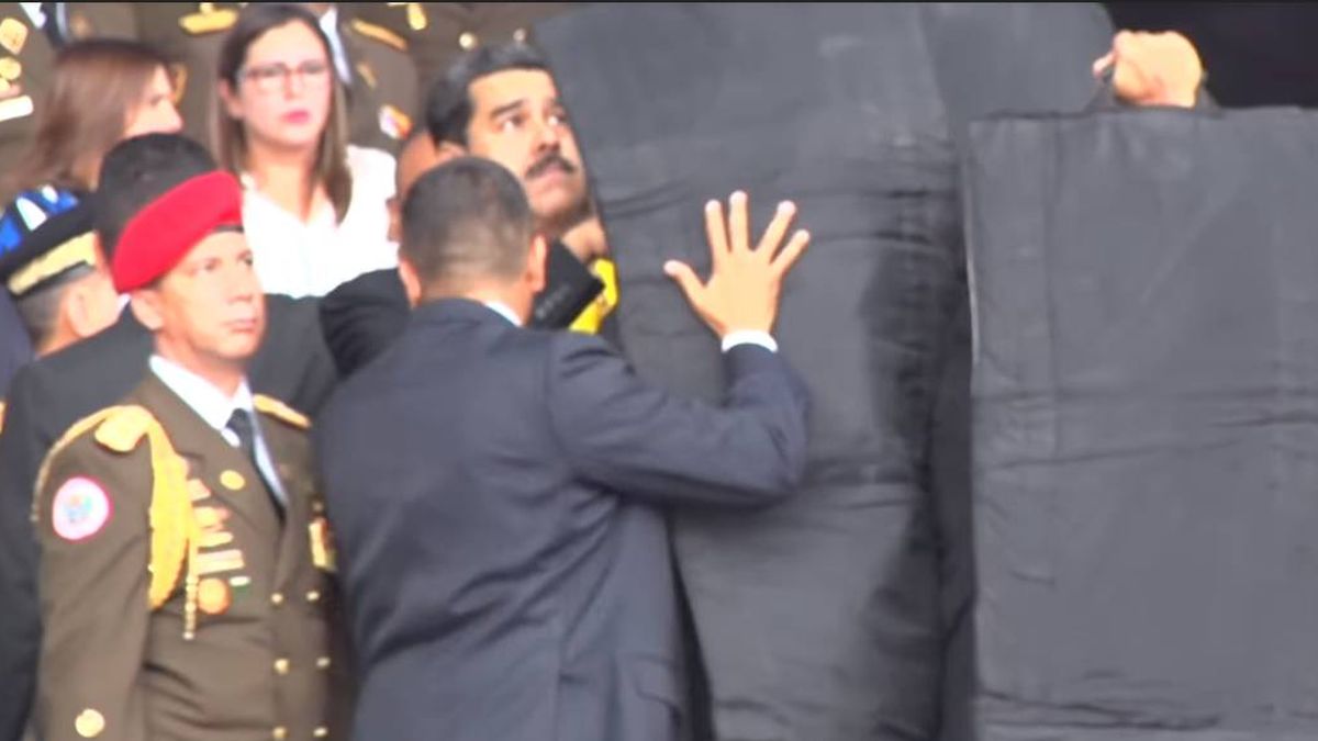 Maletines antibala y paraguas de defensa: el sistema que salvó la vida a Nicolás Maduro