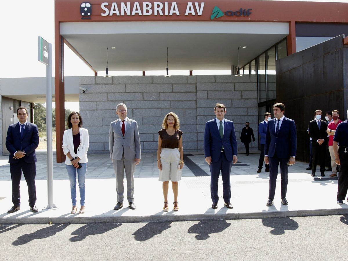 Foto: La nueva ministra de Transportes en la inauguración de la estación de AVE de Sanabria. (EFE)