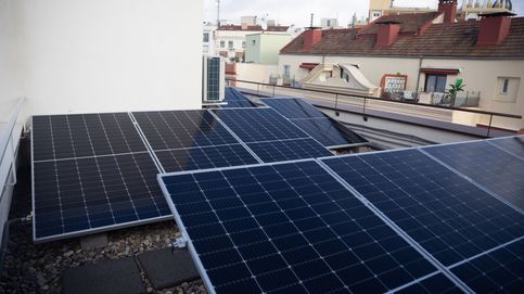 Los vecinos de Madrid que se pasaron un año al teléfono para que funcionaran sus placas solares