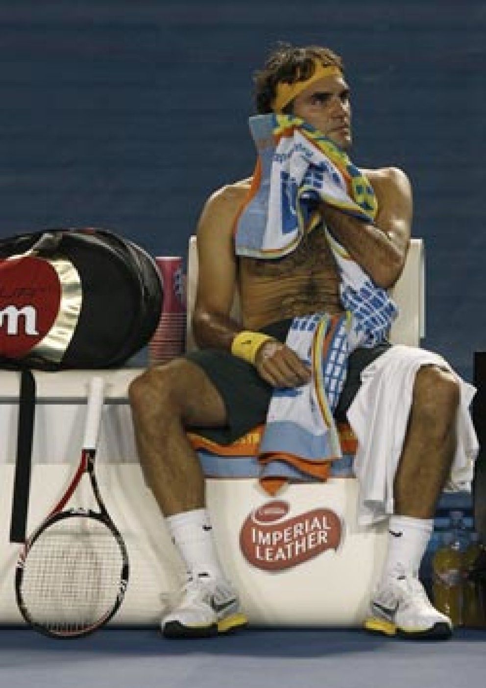 Foto: Federer sí tuvo que sudar para derribar el 'maleficio' de Simon