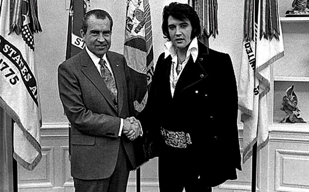 Elvis Presley con Nixon en la Casa Blanca. (Efe)