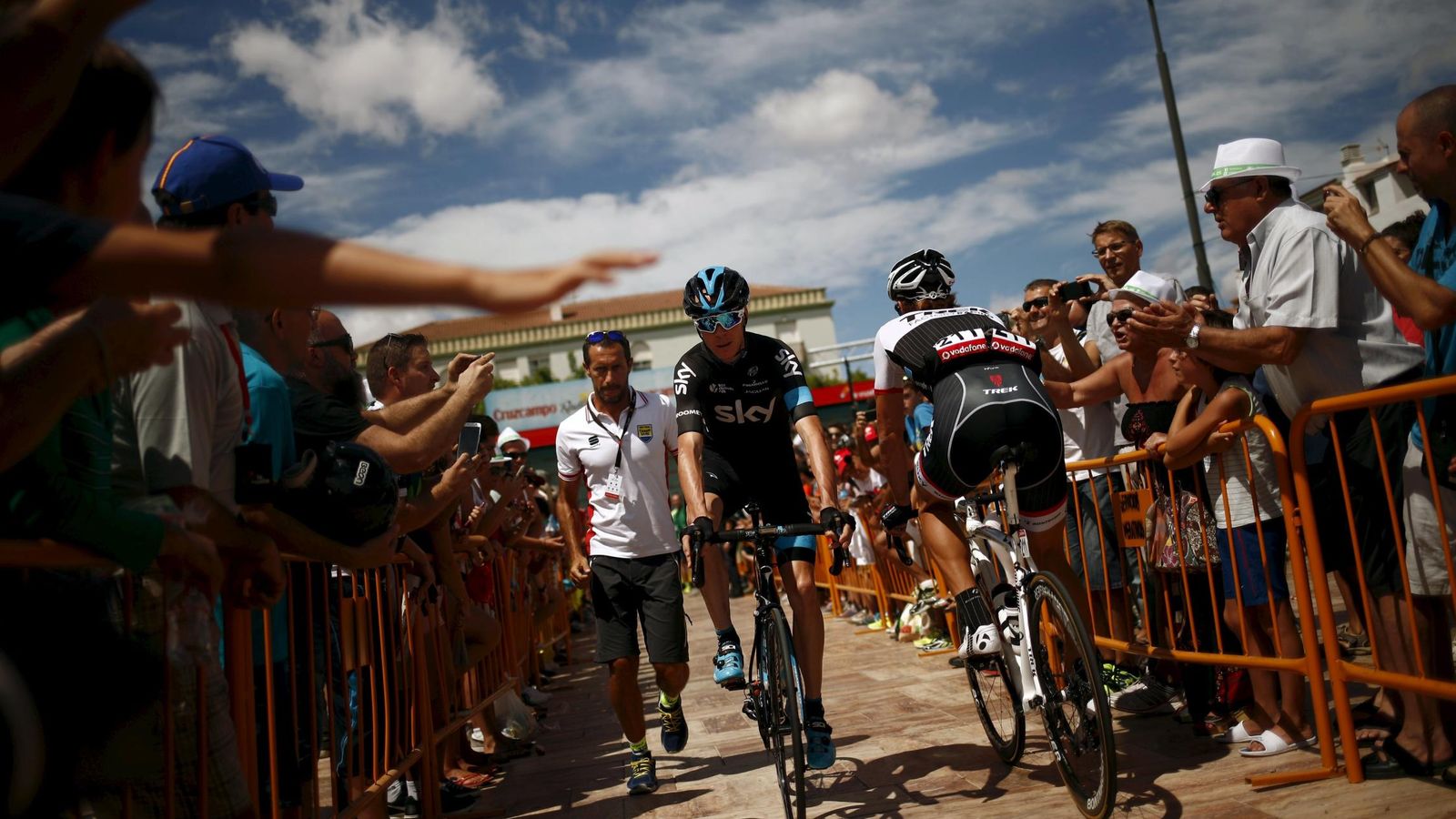 Foto: Chris Froome fue segundo en la etapa del domingo y ya es octavo en la clasificación (Reuters)