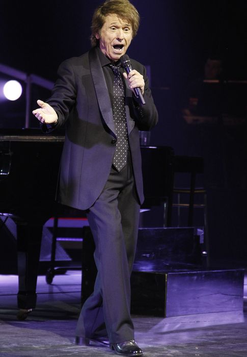 Foto: El cantante Raphael durante su último concierto en el Teatro de la Zarzuela de Madrid (I.C.)