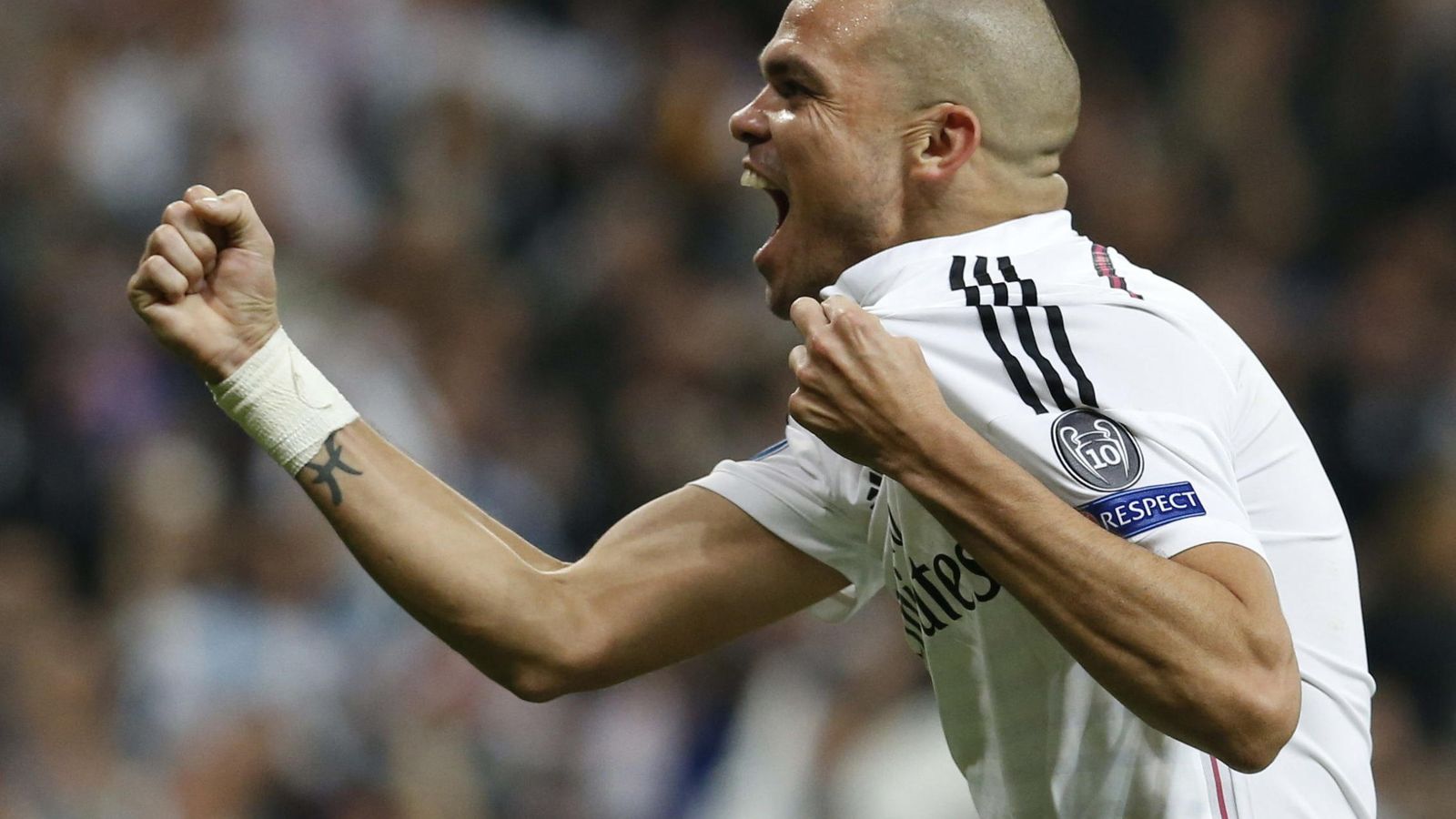 Foto: El Real Madrid hizo oficial la mejora y prórroga del contrato de Pepe (EFE)