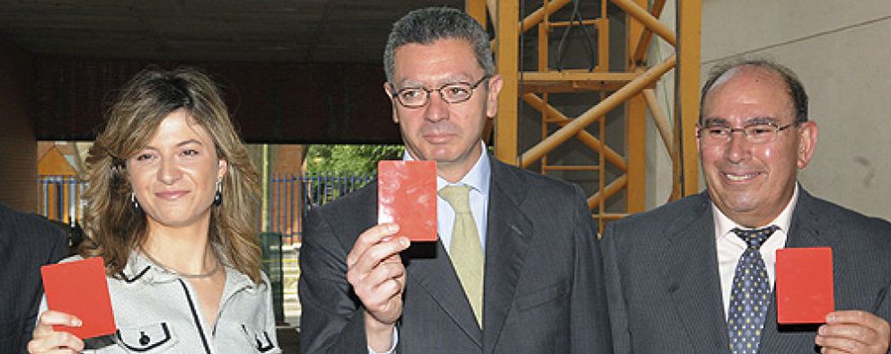 Foto: Gallardón comparece con la ministra al tiempo que el PP presenta el recurso contra la ley Aído
