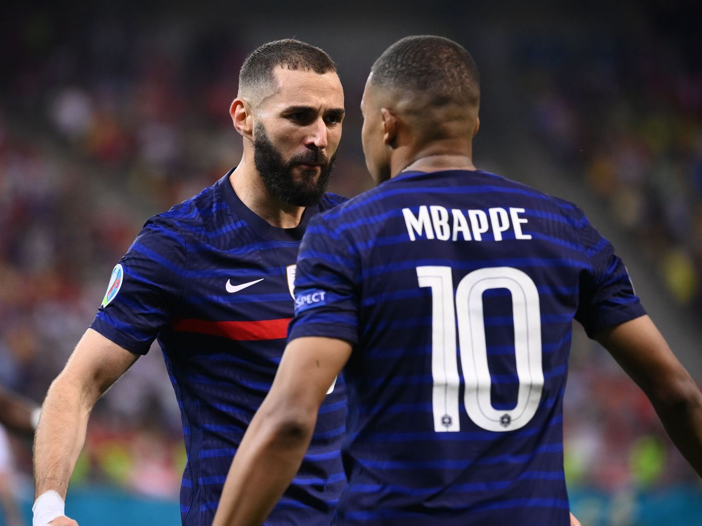 Benzema y Mbappé en un partido con Francia en la Eurocopa. (EFE)