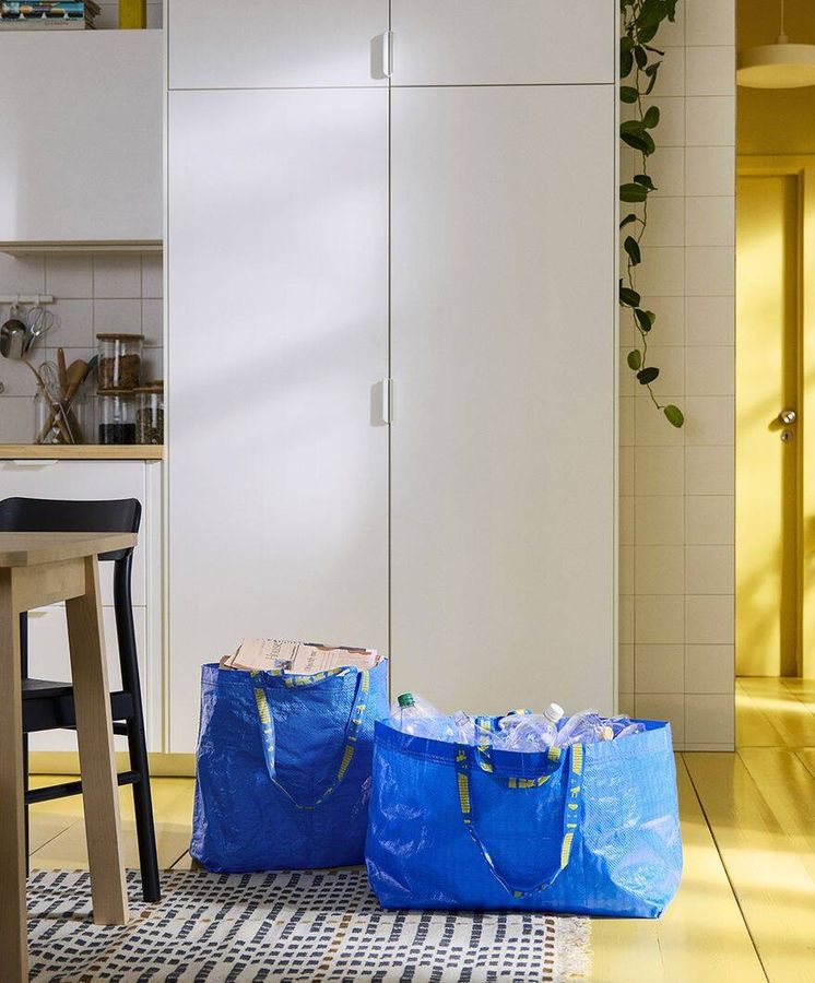 IKEA relanza por su 30 aniversario su icónica bolsa FRAKTA, uno de sus productos más vendidos