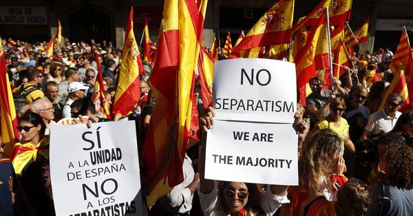 Foto: Manifestación en favor de la unidad de España en Barcelona. (EFE)