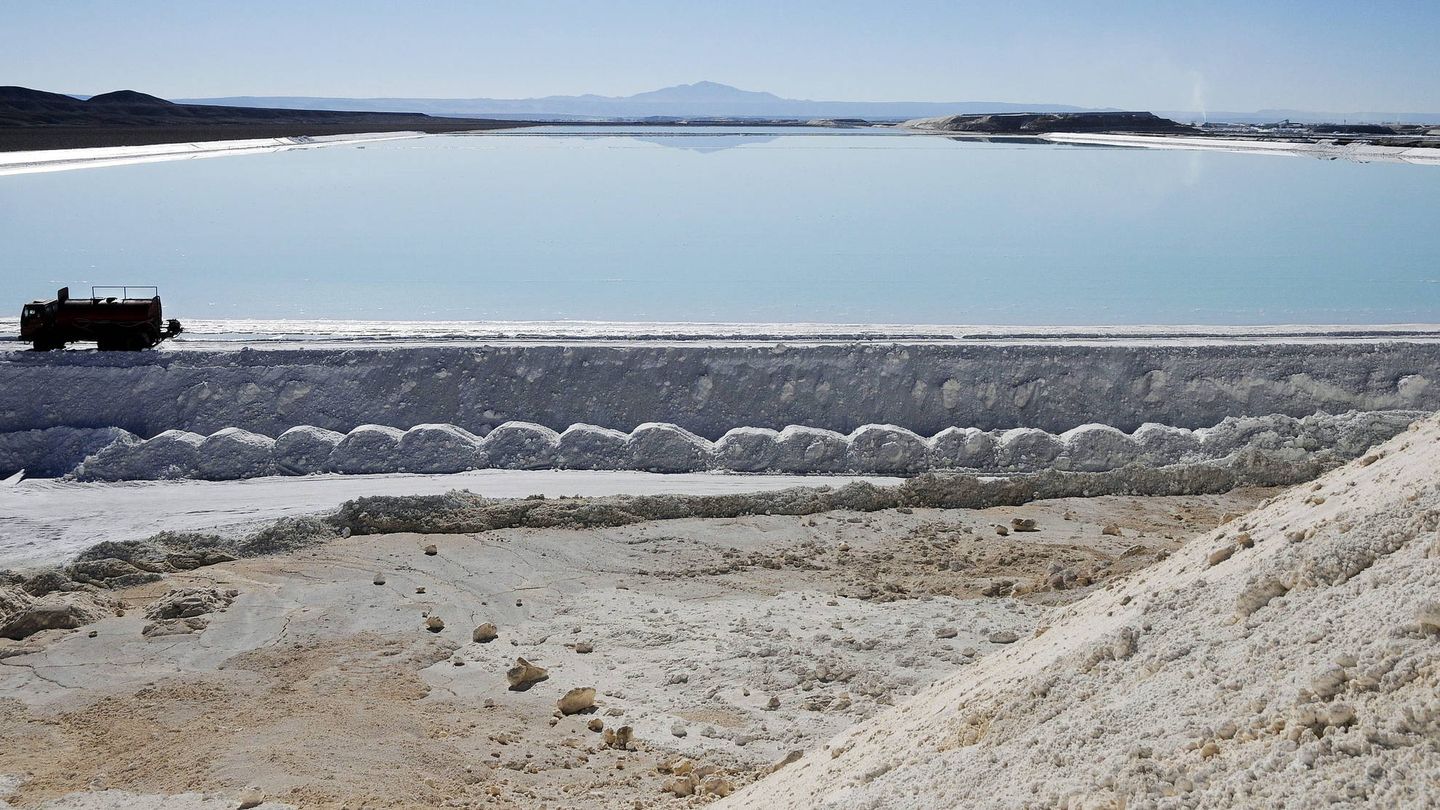 Piscinas de extracción del litio en Chile.