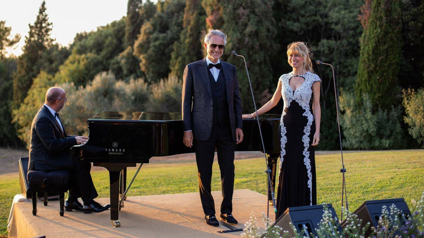 Actuación de Andrea Bocelli en la boda de Carla Pereyra. (Cortesía)