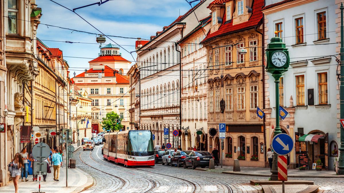 Por qué deberías visitar Praga este verano si siempre has querido hacerlo 