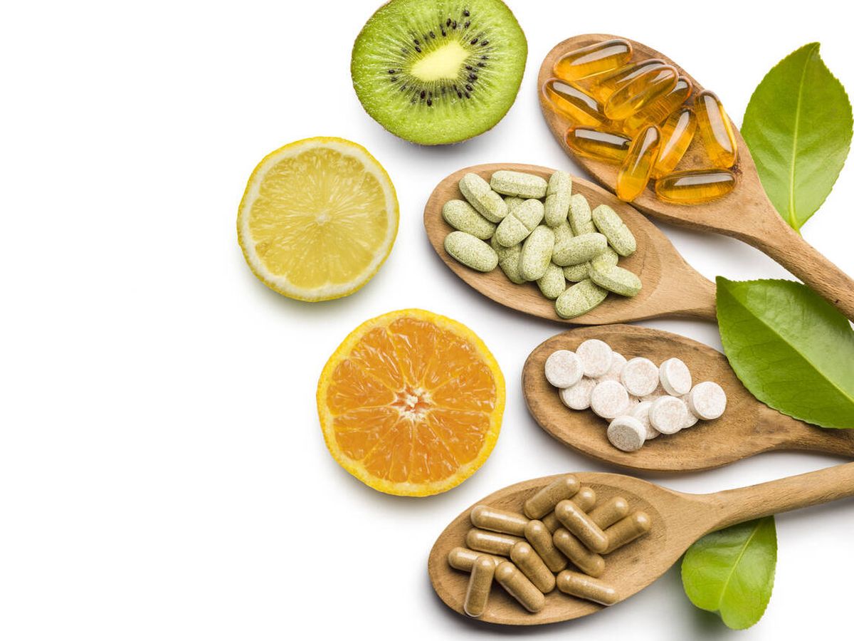 Foto: Muchos nutrientes, como la vitamina C, pueden obtenerse de forma natural y sintética. (iStock)