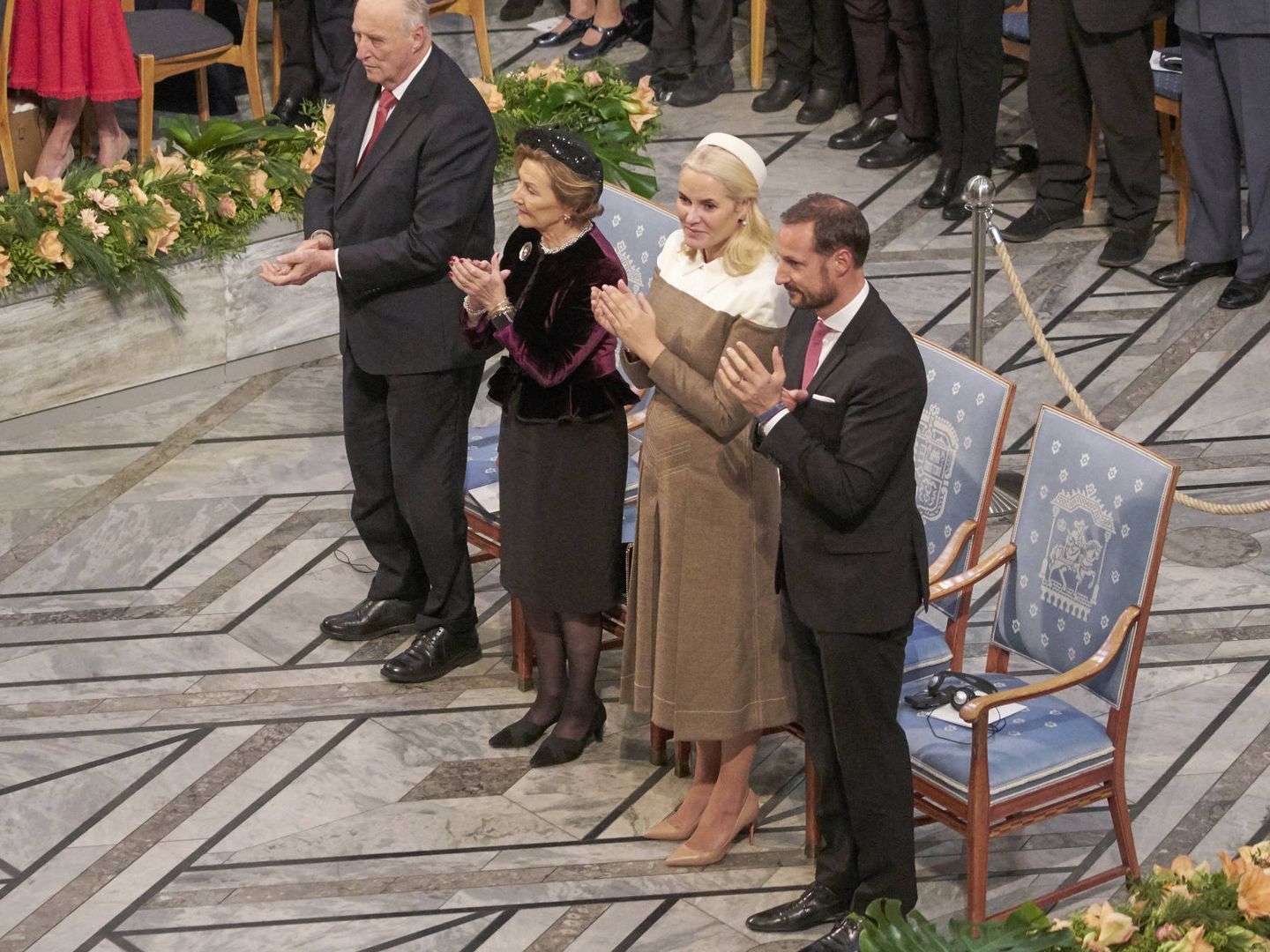 La princesa junto a los reyes y Haakon de Noruega. (Getty)