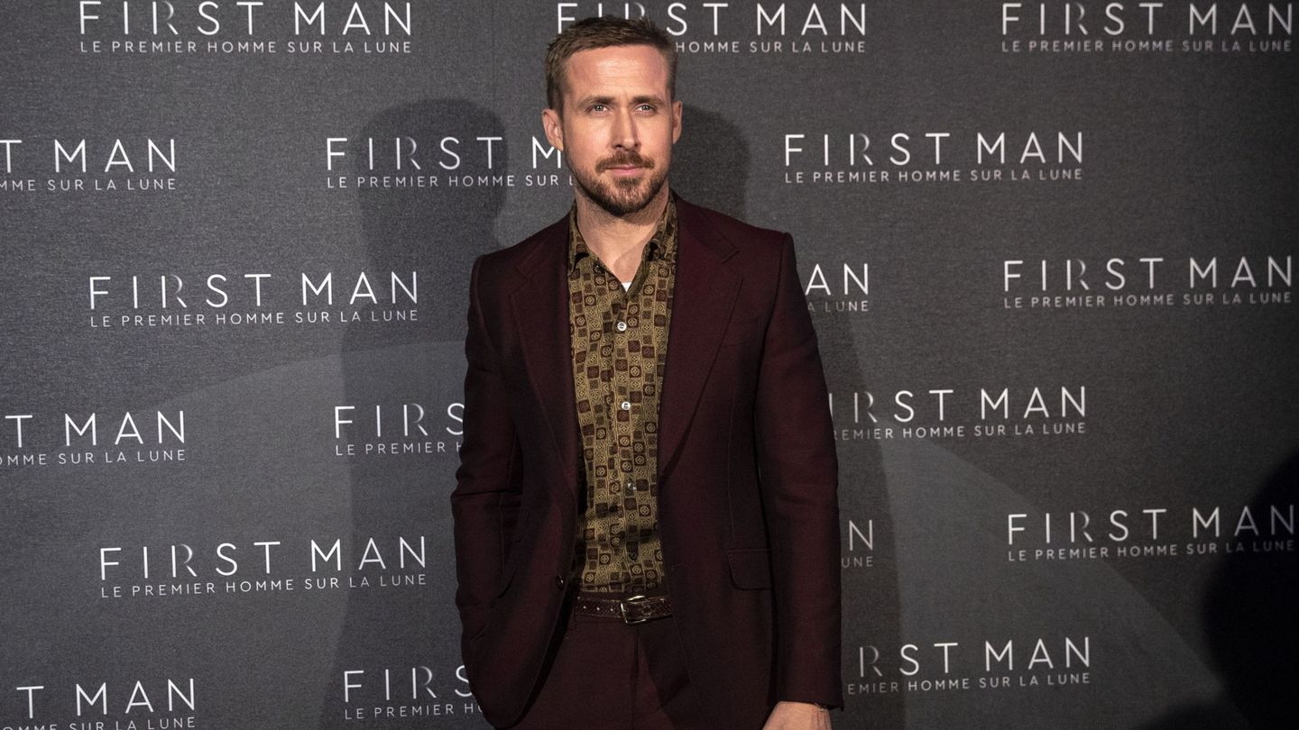 Ryan Gosling posa durante el estreno de la película 'First Man' en París. (EFE)