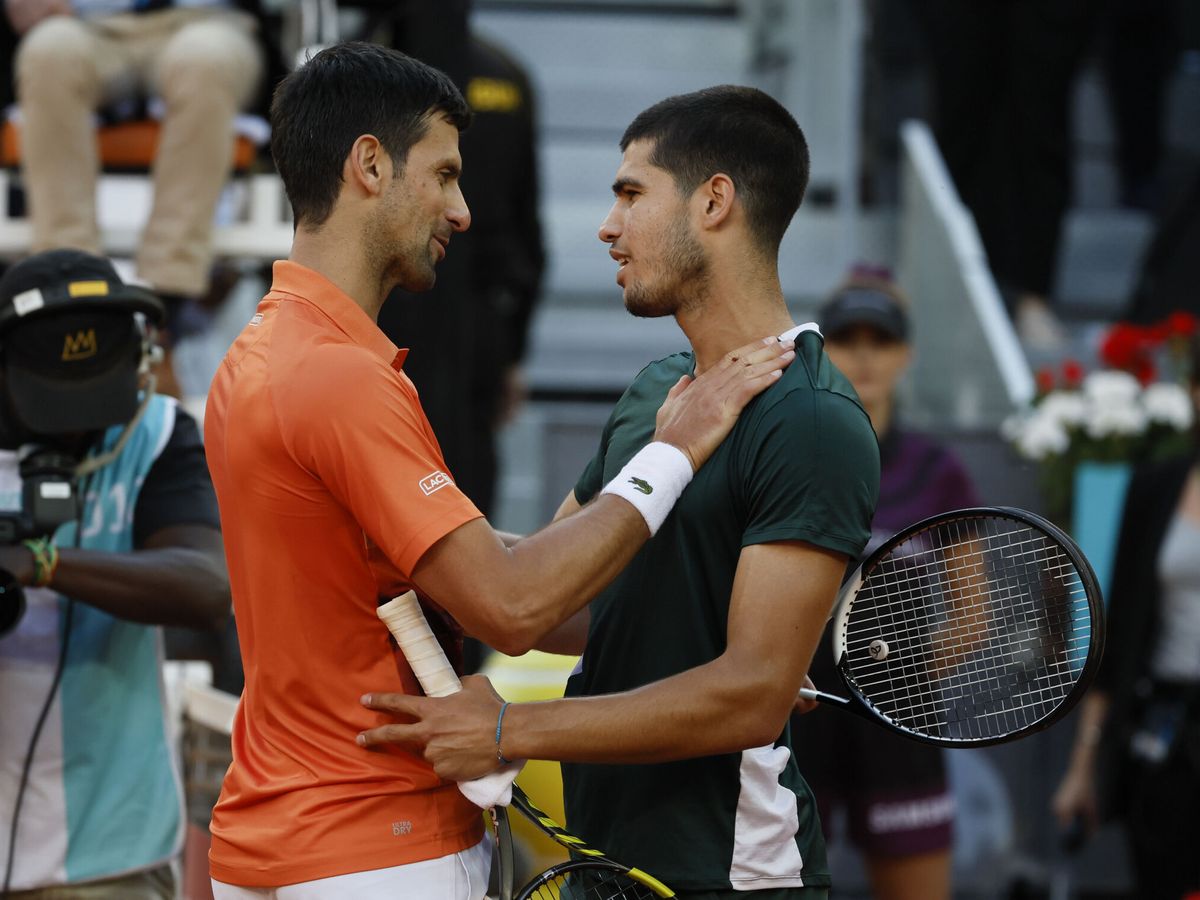 Foto: Alcaraz y Djokovic se jugarán el pase a la final. (EFE/Juanjo Martín)