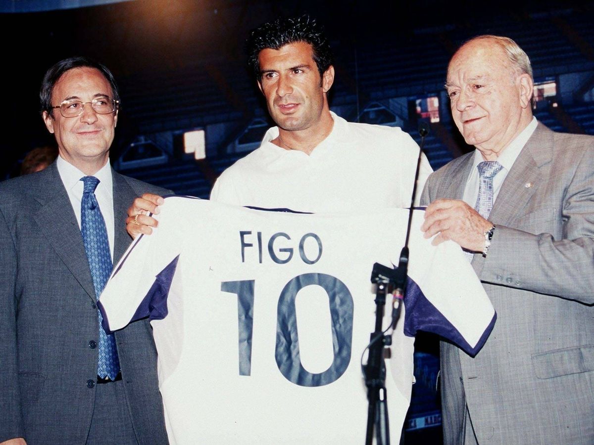 Foto: Figo, en su presentación en el Real Madrid. (Cordon Press)