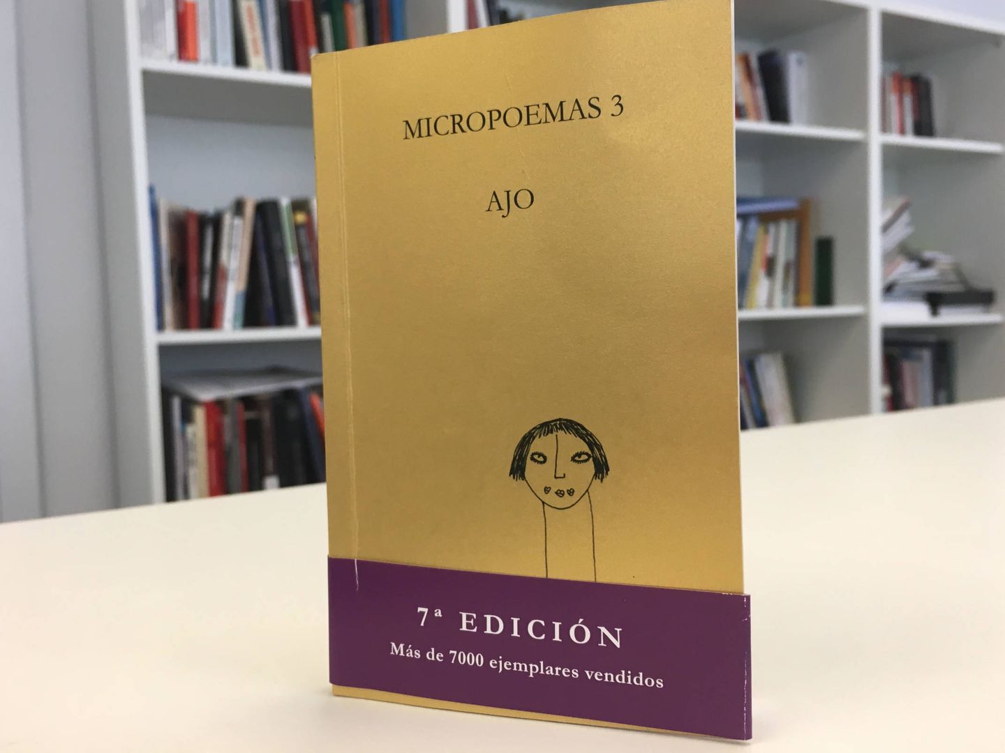 El tercer libro de micropoemas de AJO. (EC)