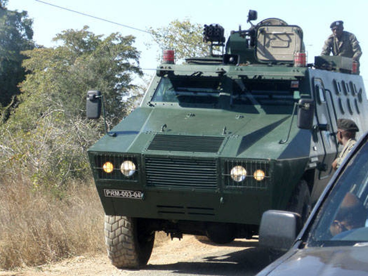 Convoy militar en Mozambique. (J.B.)