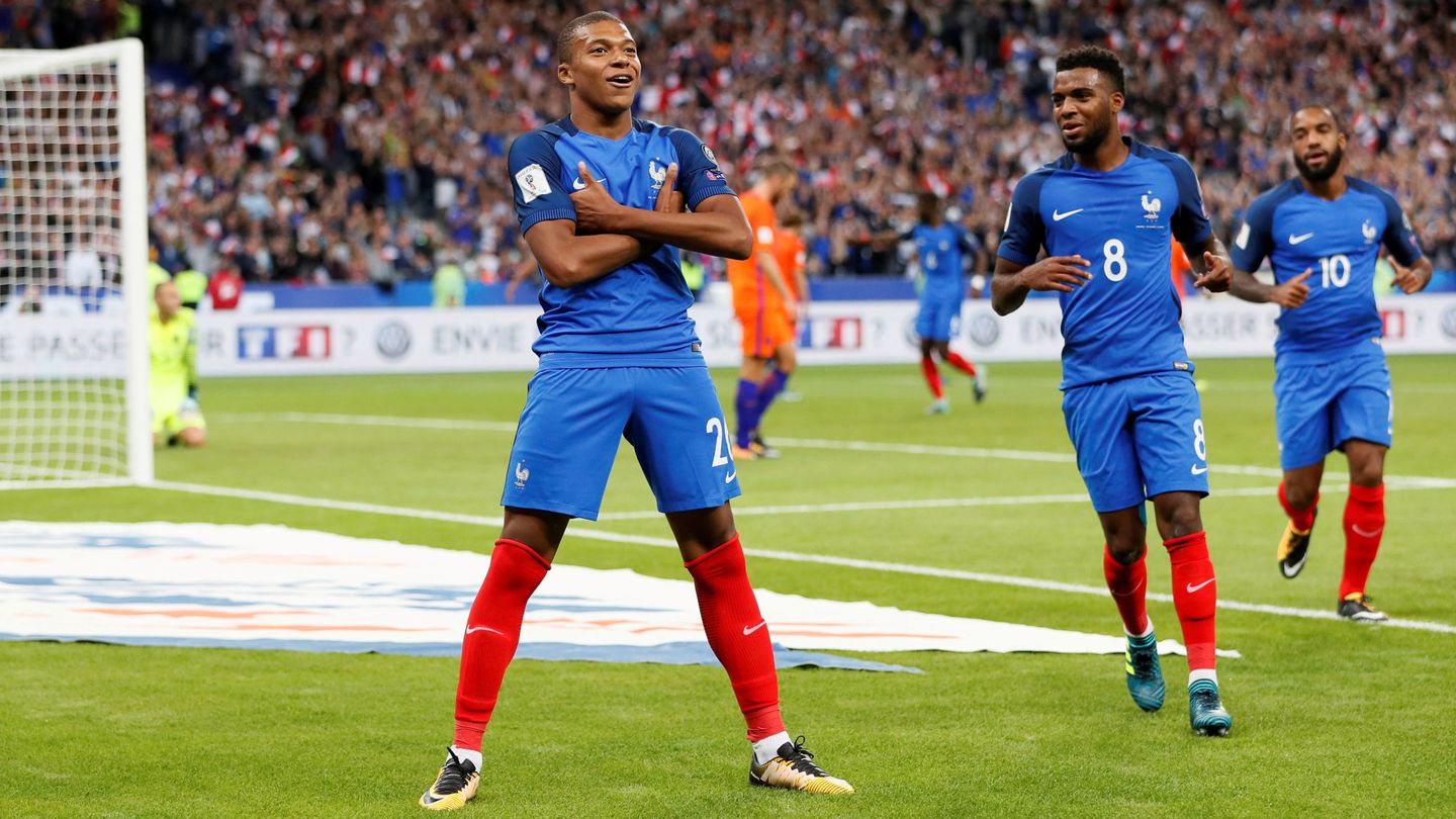 Kylian Mbappé, tras marcar en el Francia-Holanda clasificatorio para el Mundial. (Reuters)