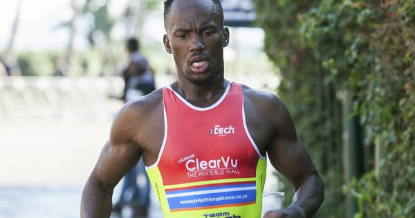 Foto: Una imagen de archivo del triatleta sudafricano Mhlengi Gwala. (AP)