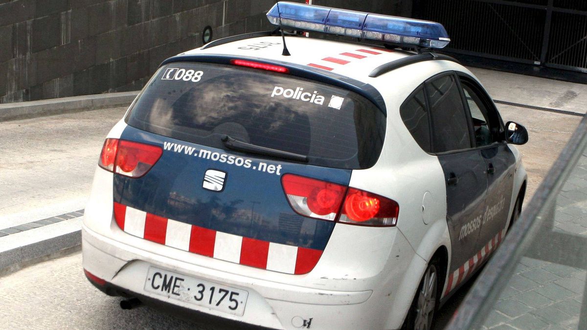 Muere una conductora tras chocar en la A-2 en Martorell (Barcelona) con un camión y otro coche