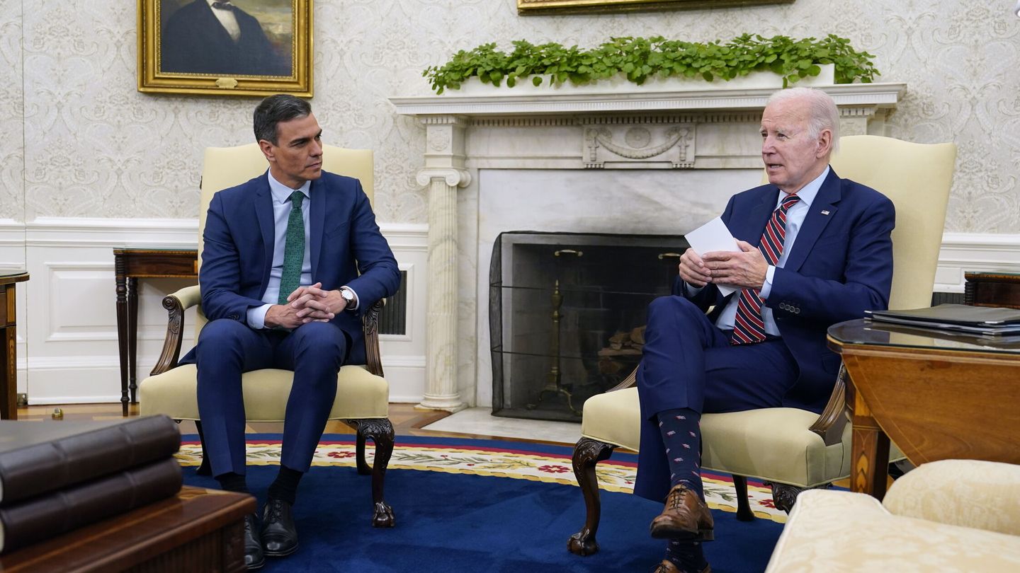 El presidente de Estados Unidos, Joe Biden, junto al presidente de Gobierno, Pedro Sánchez. (EFE/EPA/Pool/Kleponis)