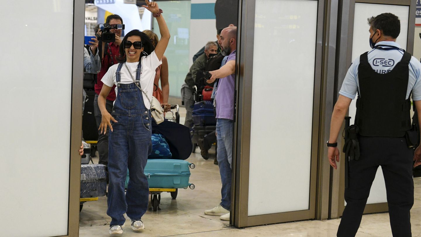 Chanel llegando al aeropuerto de Barajas en Madrid. (EFE/Victor Lerena) 