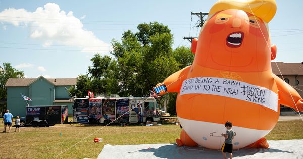 Foto: Un globo contra Trump en Dayton. (Reuters)