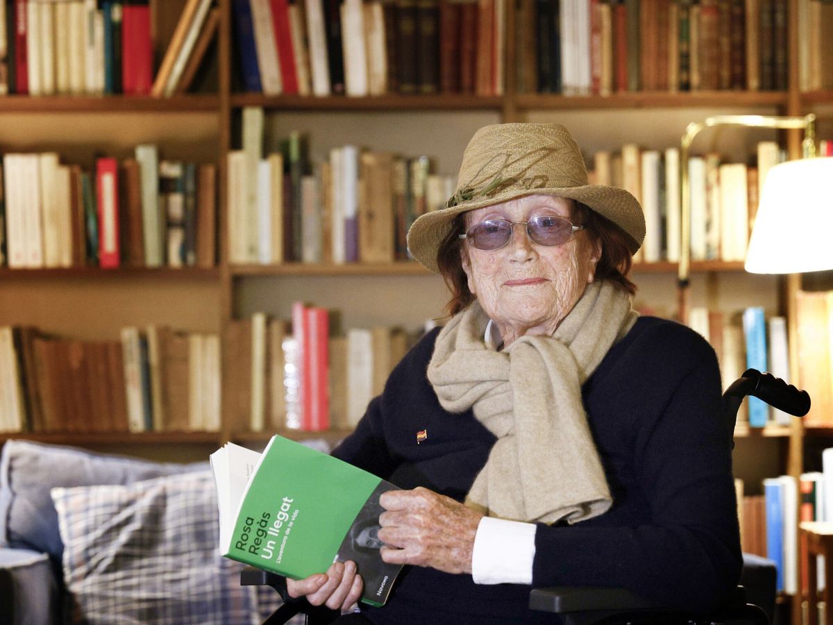 Foto: La escritora Rosa Regàs en su casa de Llofriu (Girona). (EFE/Quique García)
