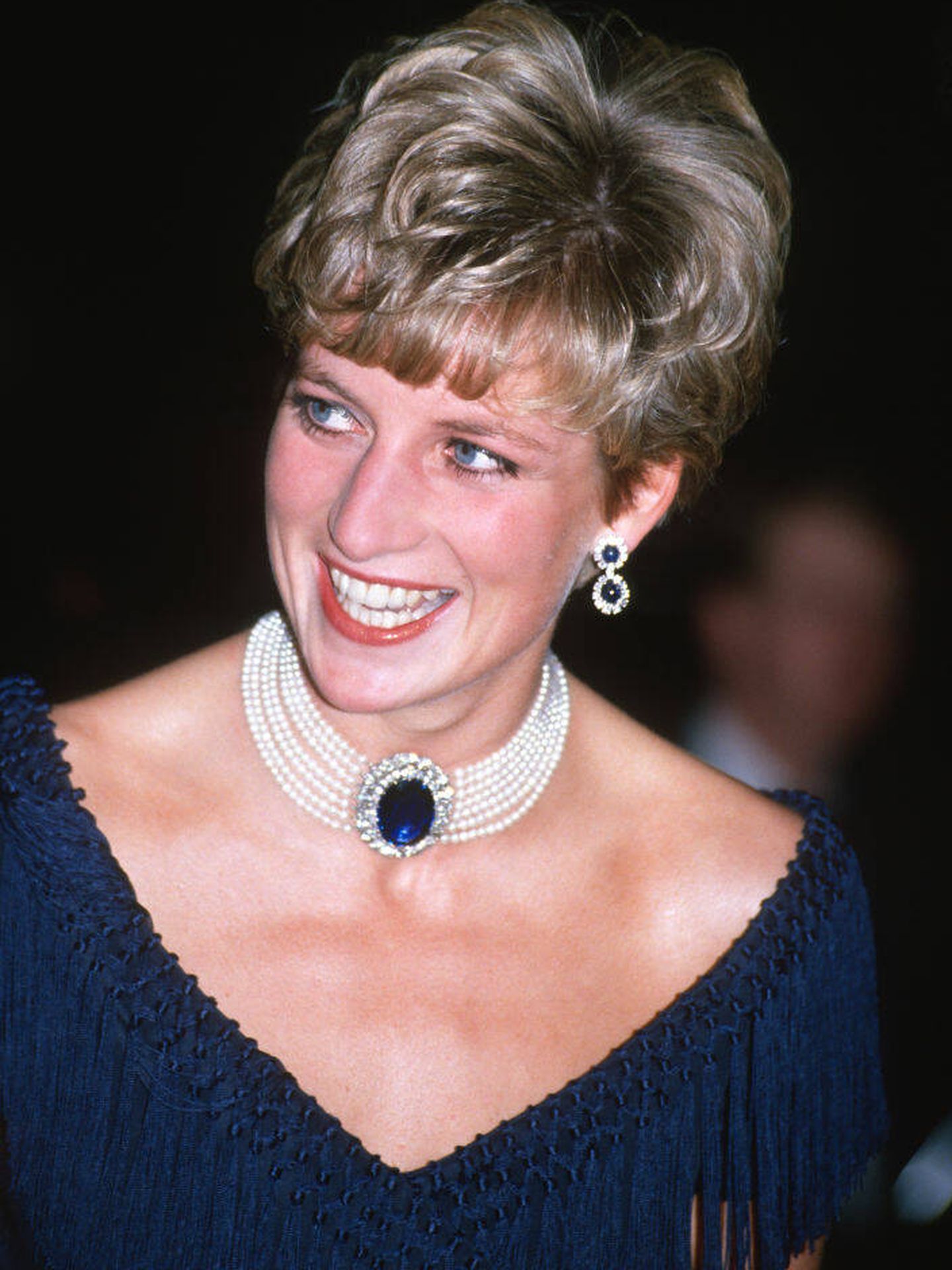 Diana de Gales, en Canadá en 1991 con el conjunto de perlas y zafiro. (Getty)