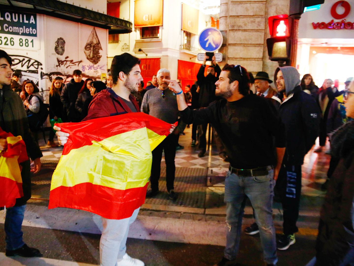 Tensiones y enfrentamiento en las calles de Granada. (Europa Press)