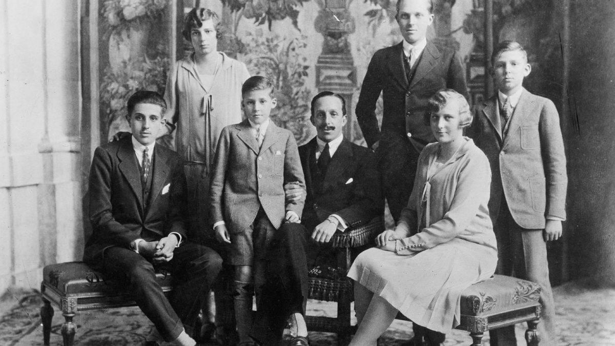 90º aniversario de la II República: de las lágrimas de Alfonso XIII al "mi España" de Victoria Eugenia