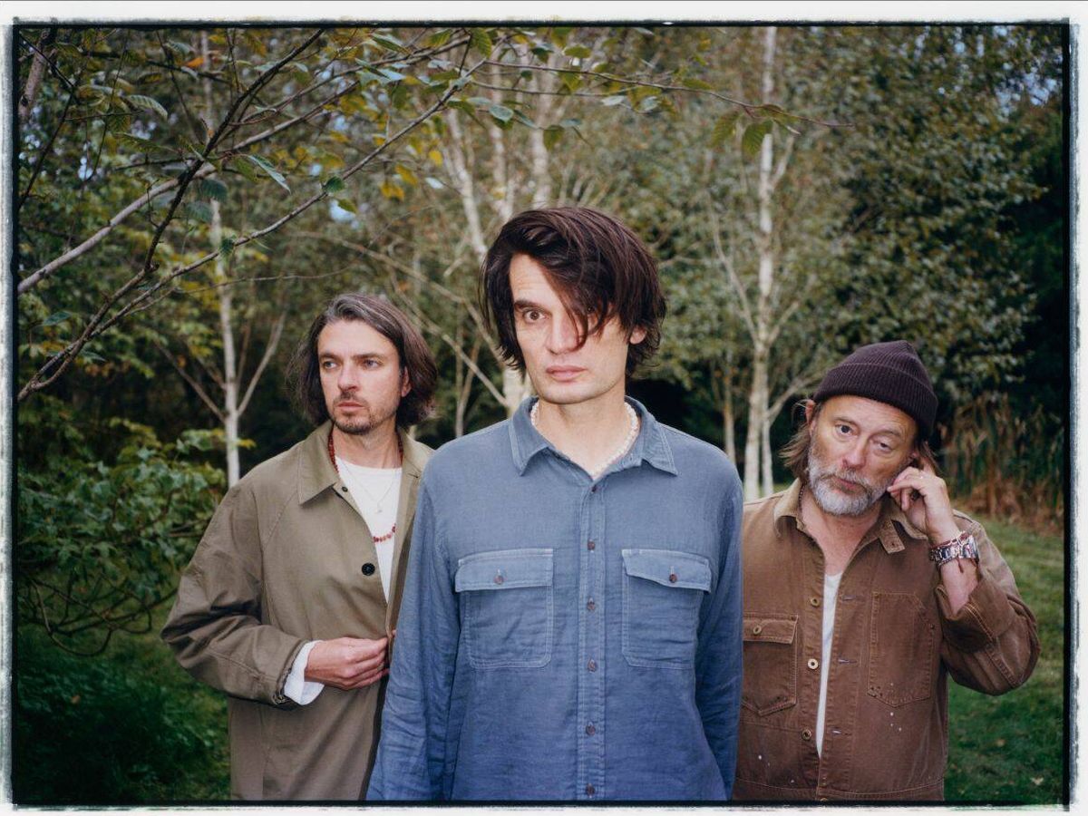 Foto: Jonny Greenwood al frente y Thom Yorke a la derecha, The Smile, los otros Radiohead. (Cedida)
