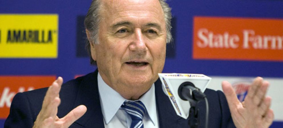 Foto: Blatter eleva a 3.00 metros el veto al fútbol