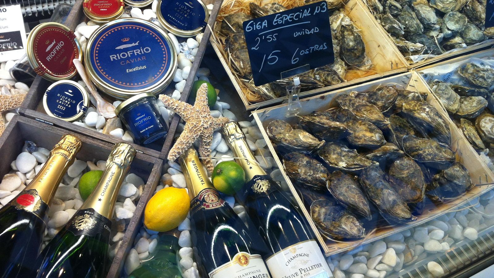 Foto: Las ostras están entre los productos que más han subido de precio a las puertas de la Navidad. (EFE)