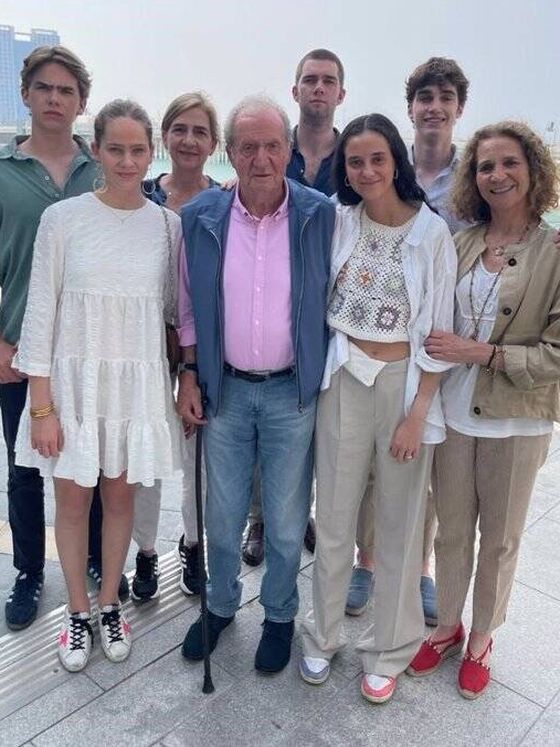  Don Juan Carlos, con su familia. (Europa Pres)