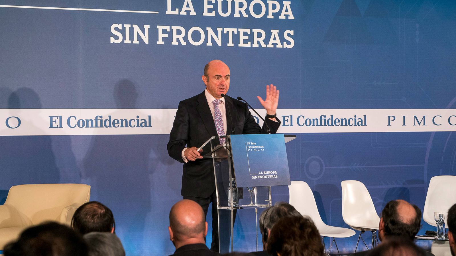 Foto: El ministro de Economía, Luis de Guindos, en el IV Foro El Confidencial - Pimco. (Rolando Gil)