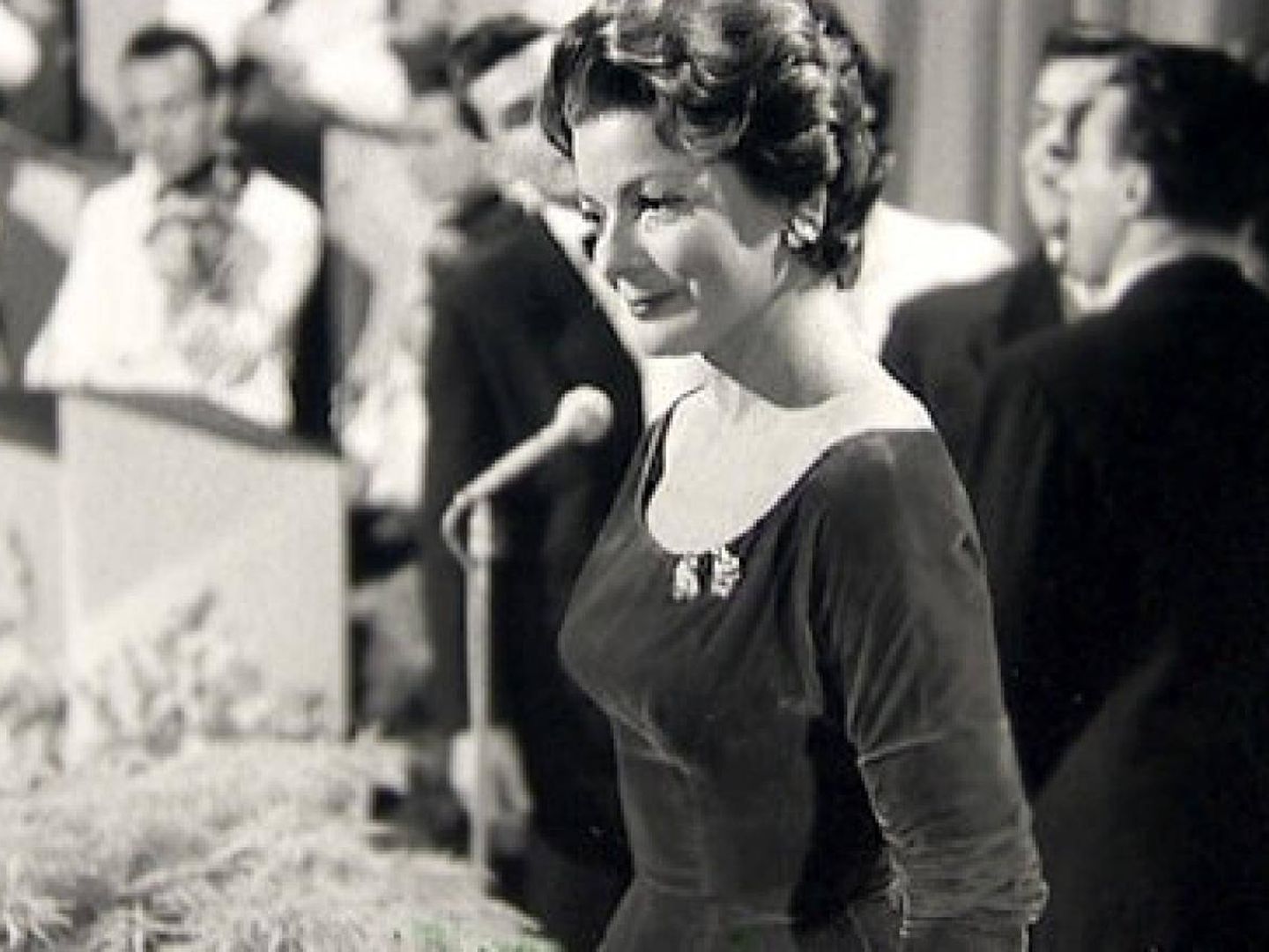 La primera ganadora de Eurovisión, Lys Assia, en el festival de 1956. (Imagen de archivo)