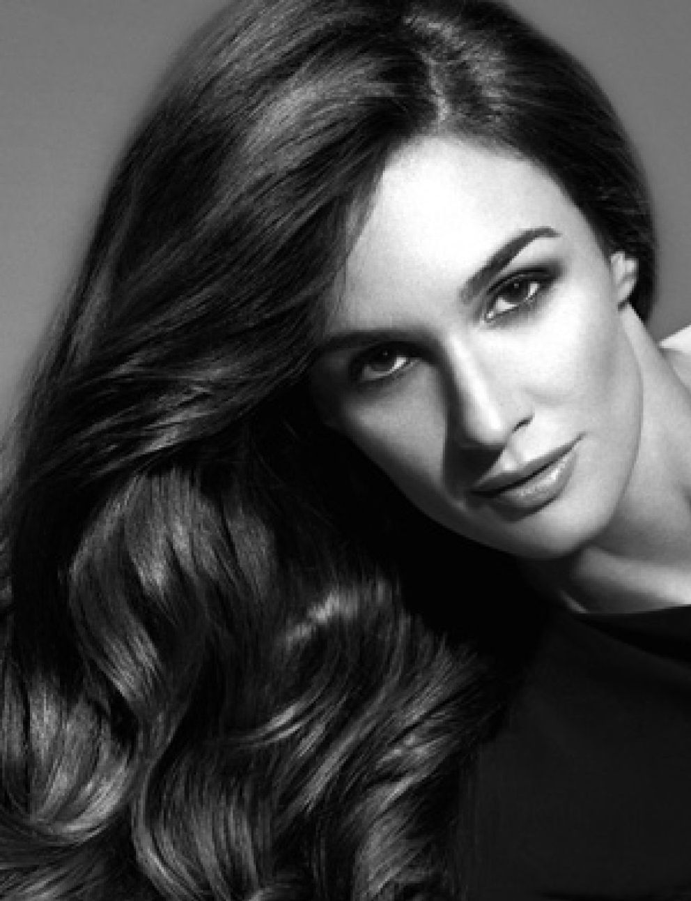Foto: Paz Vega, profesionalidad y belleza para L’Oréal Paris