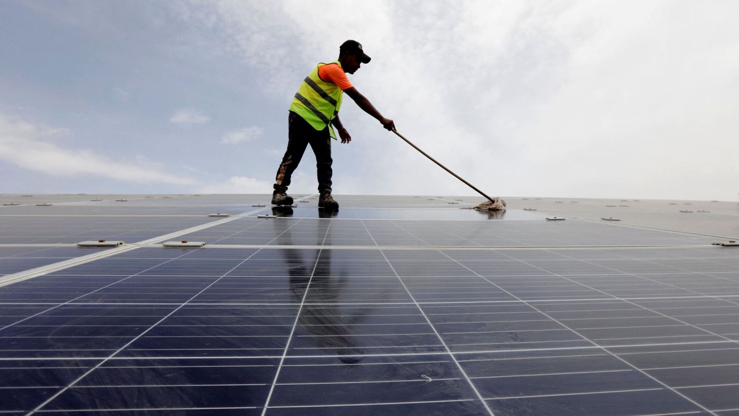 Las renovables siguen esperando su turno de relevo. (Reuters/M. Ghany)